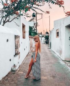 642768597: Chica busca chico en Lérida