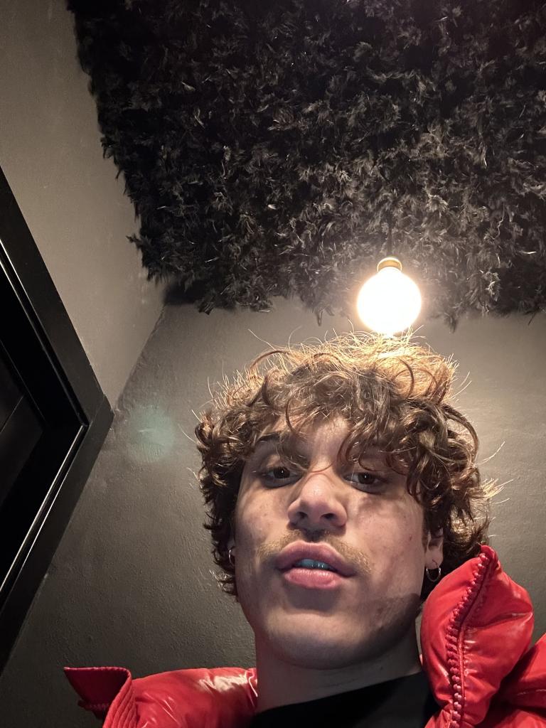 Chico busca chica en Málaga: 