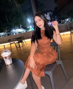 684707088: Chica busca chico en Madrid