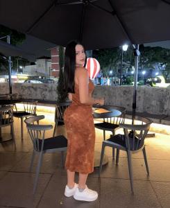 684707088: Chica busca chico en Madrid