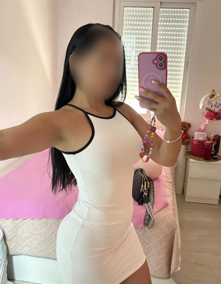 678650442: Chica busca chico en Sevilla