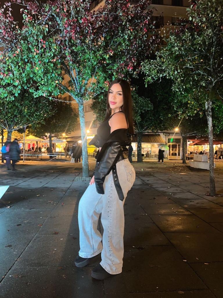 624729833: Chica busca chico en La Coruña