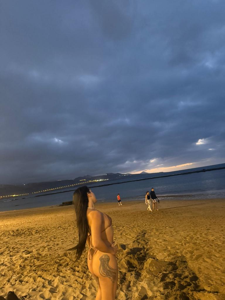 Chica busca chico en Tenerife: 