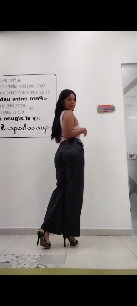 635532243: Chica busca chico en Cáceres