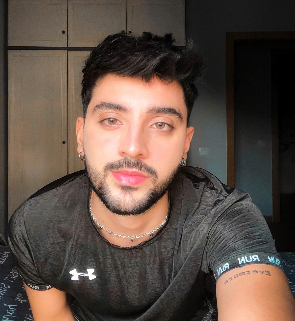 637705099: Chico busca chica en Valencia