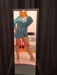 698930834: Chica busca chico en Murcia