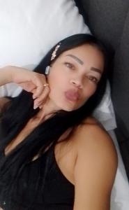 613737186: Chica busca chico en Barcelona