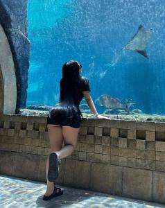 647785105: Chica busca chico en Barcelona