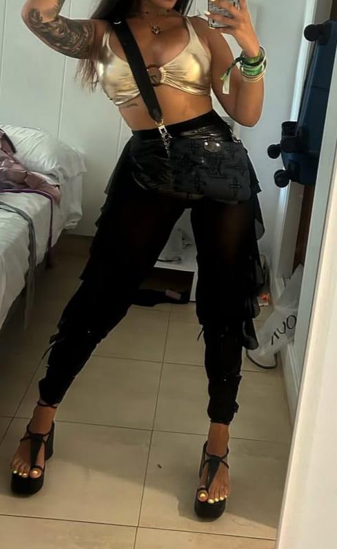 Chica busca chico en Granada: 