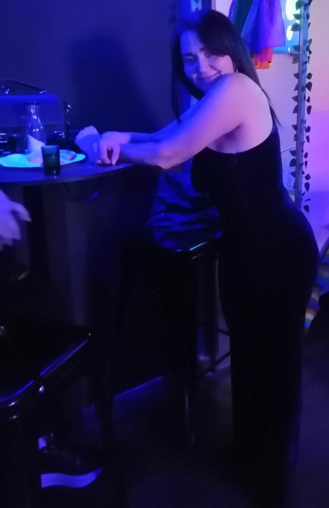 624371350: Chica busca chico en Granada