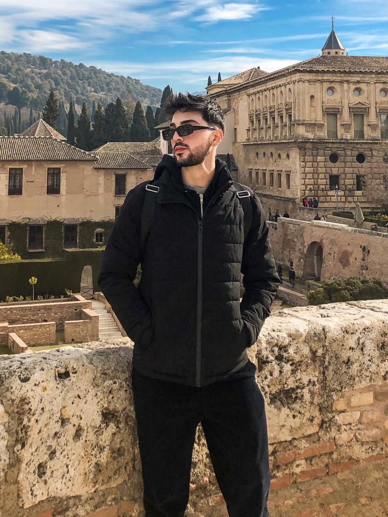 637705099: Chico busca chica en Valencia