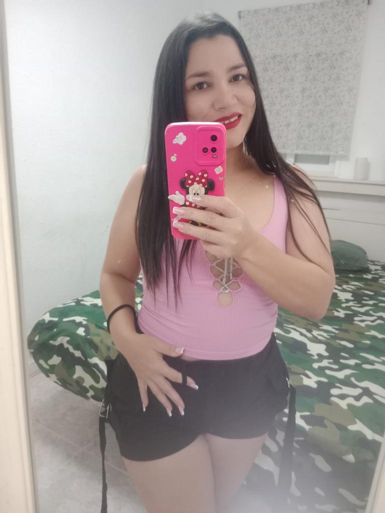 641990148: Chica busca chico en Madrid