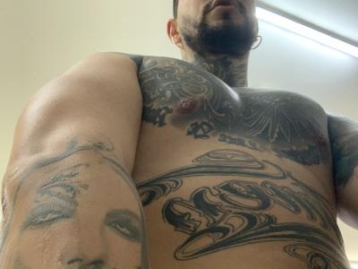 677622864: Chico busca chica en La Coruña