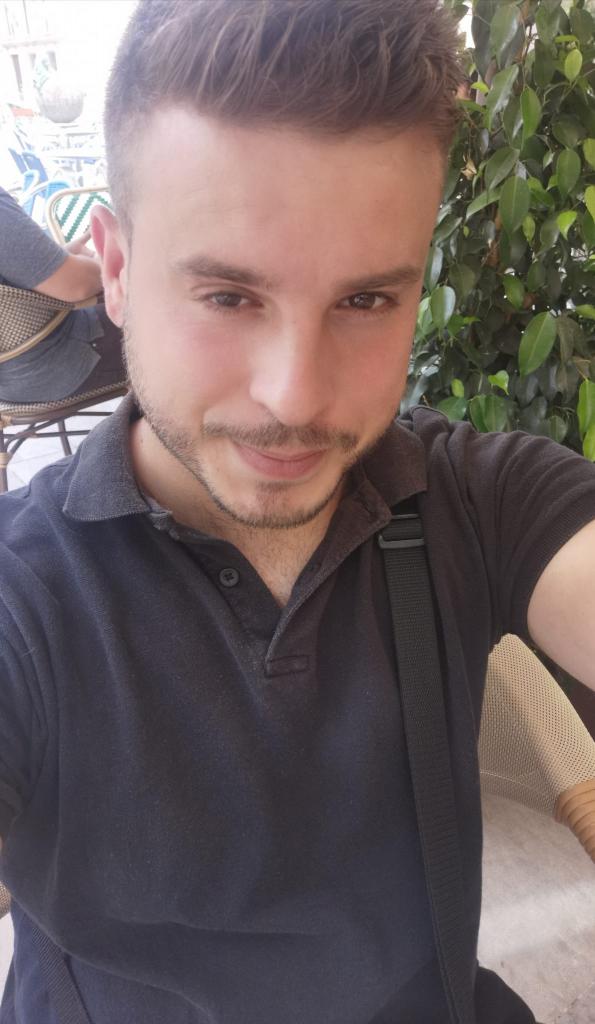 665058018: Chico busca chica en Málaga