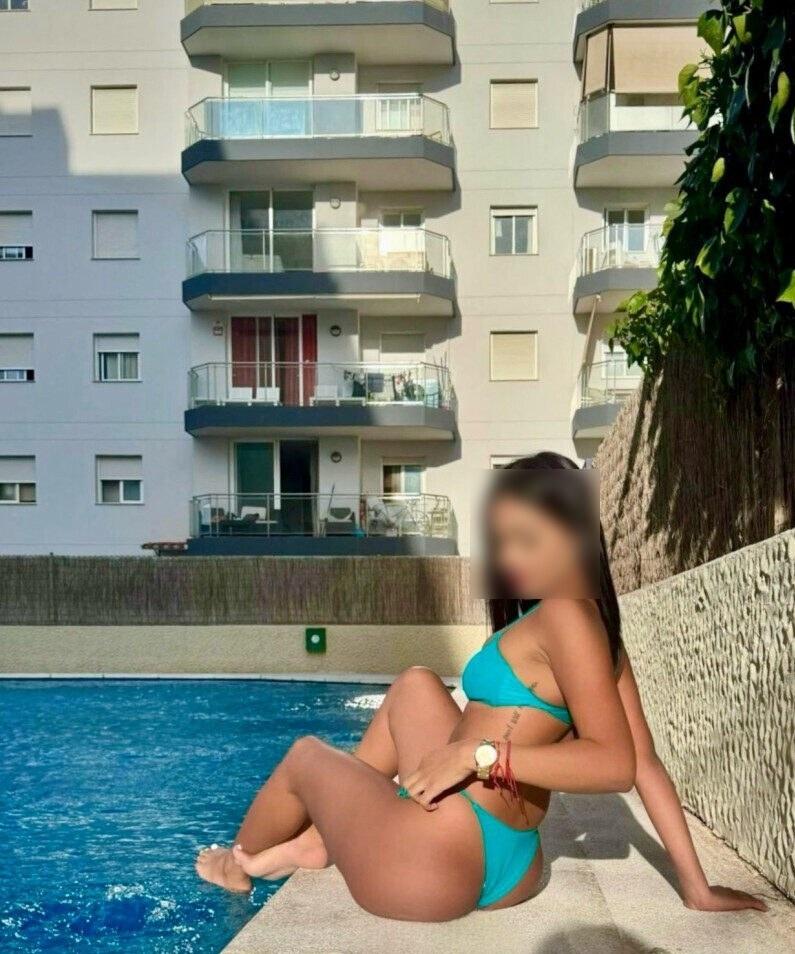 662914745: Chica busca chico en Barcelona