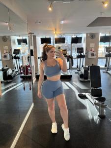 611355983: Chica busca chico en Granada