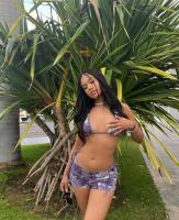 631805359: Chica busca chico en Barcelona