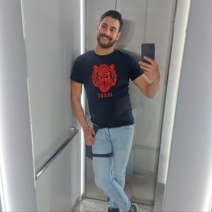 Chico busca chica en Lérida: 