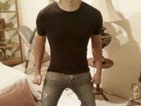 679567009: Chico busca chica en Sevilla