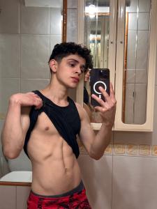 613850779: Chico busca chica en Melilla