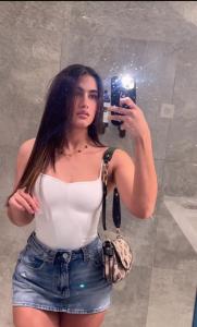 637731615: Chica busca chico en Barcelona