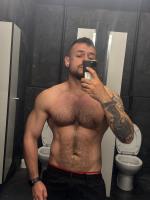 654832604: Chico busca chica en Barcelona