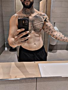 Chico busca chica en Sevilla: 