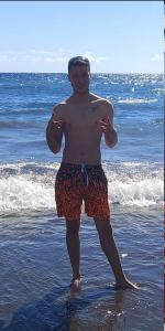 641344876: Chico busca chica en Barcelona