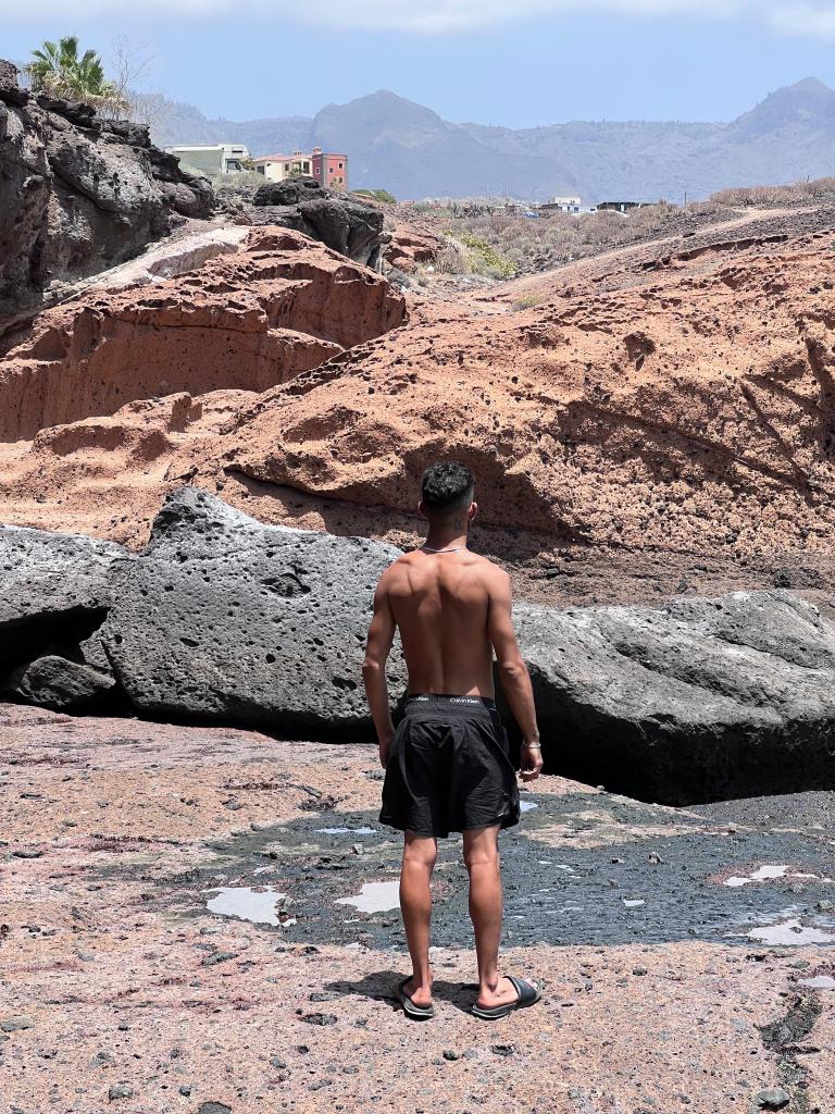 607618592: Chico busca chica en Tenerife