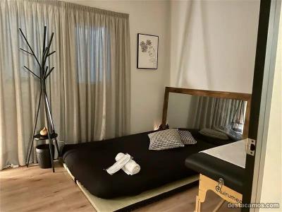 Chico busca chica en Barcelona: 