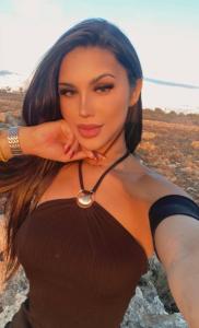 671509473: Travesti en León