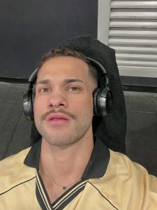 632237269: Chico busca chica en Madrid