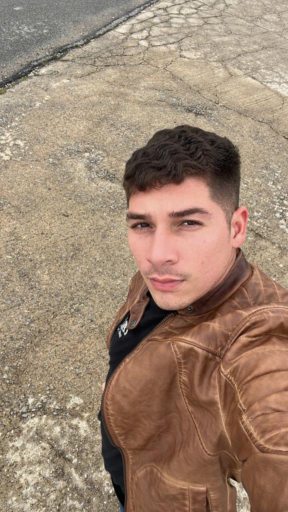 682637853: Chico busca chica en Madrid