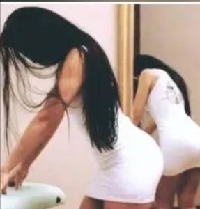 692866260: Chica busca chico en Sevilla