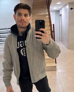 674892614: Chico busca chica en Barcelona