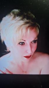 630737452: Chica busca chico en Barcelona