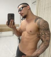 613546949: Chico busca chica en Málaga