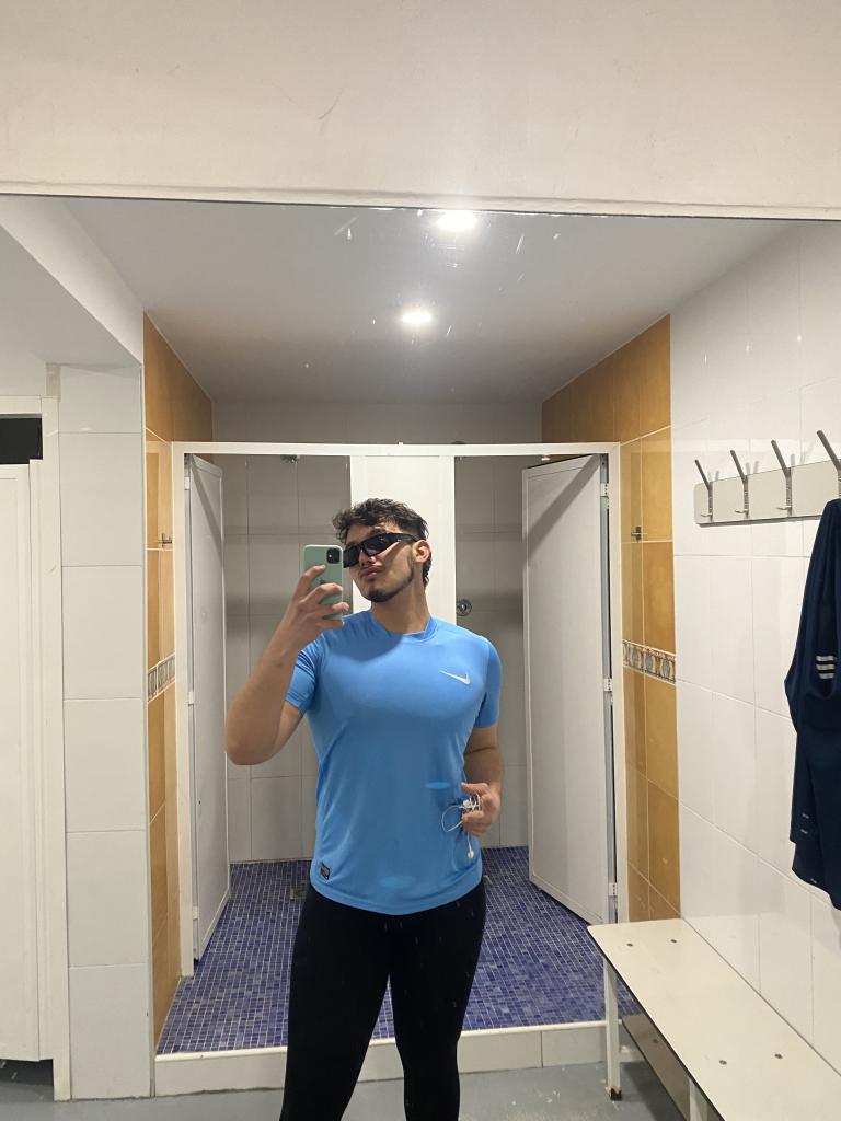 614119408: Chico busca chica en Sevilla