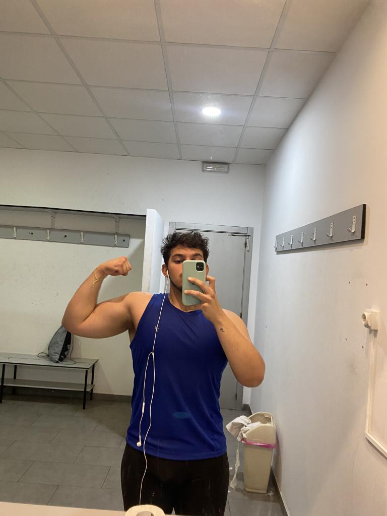 614119408: Chico busca chica en Sevilla