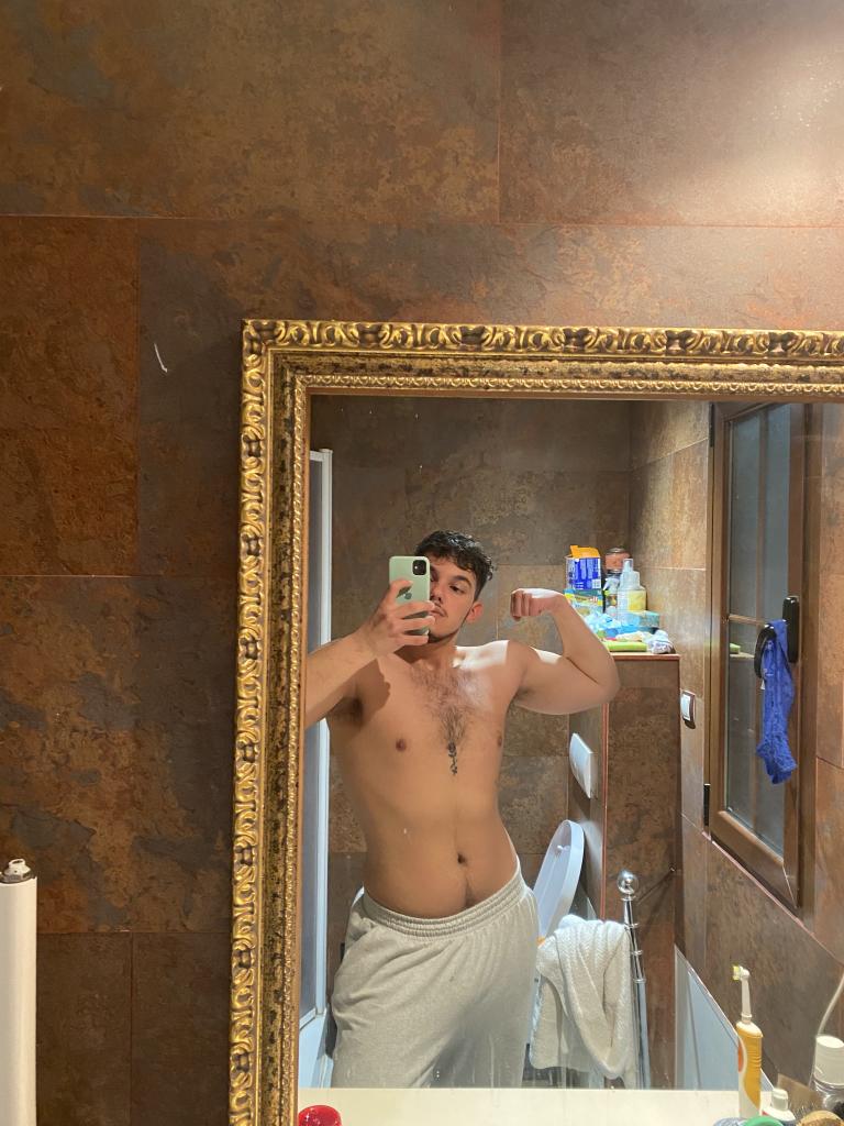 Chico busca chica en Sevilla: 