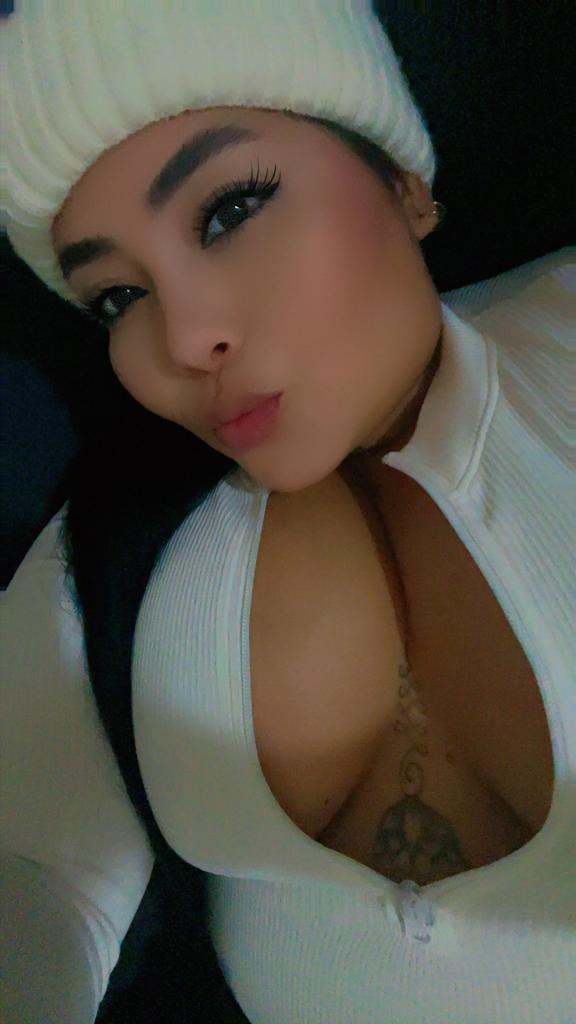 687164540: Chica busca chico en Almería