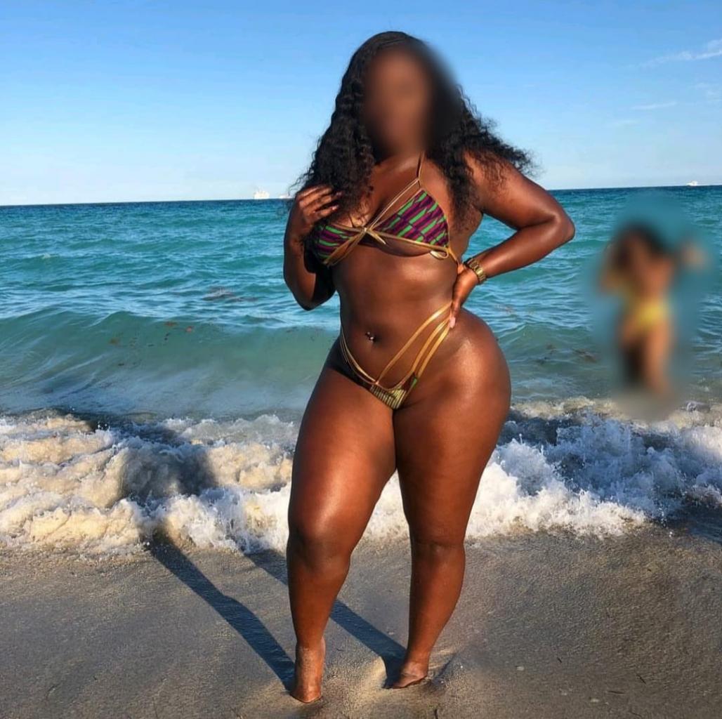 643099727: Chica busca chico en La Coruña