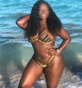 643099727: Chica busca chico en La Coruña