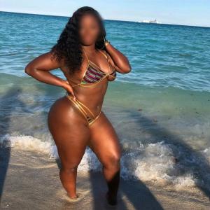 643099727: Chica busca chico en La Coruña