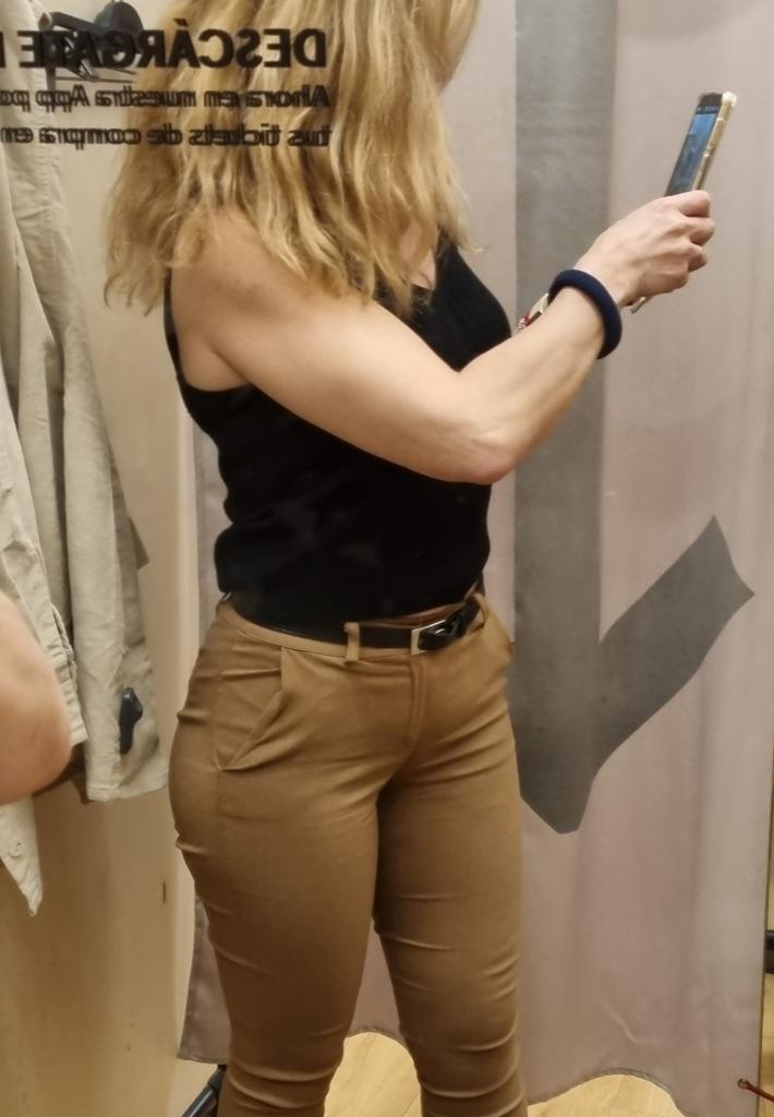 Chica busca chico en Almería: 