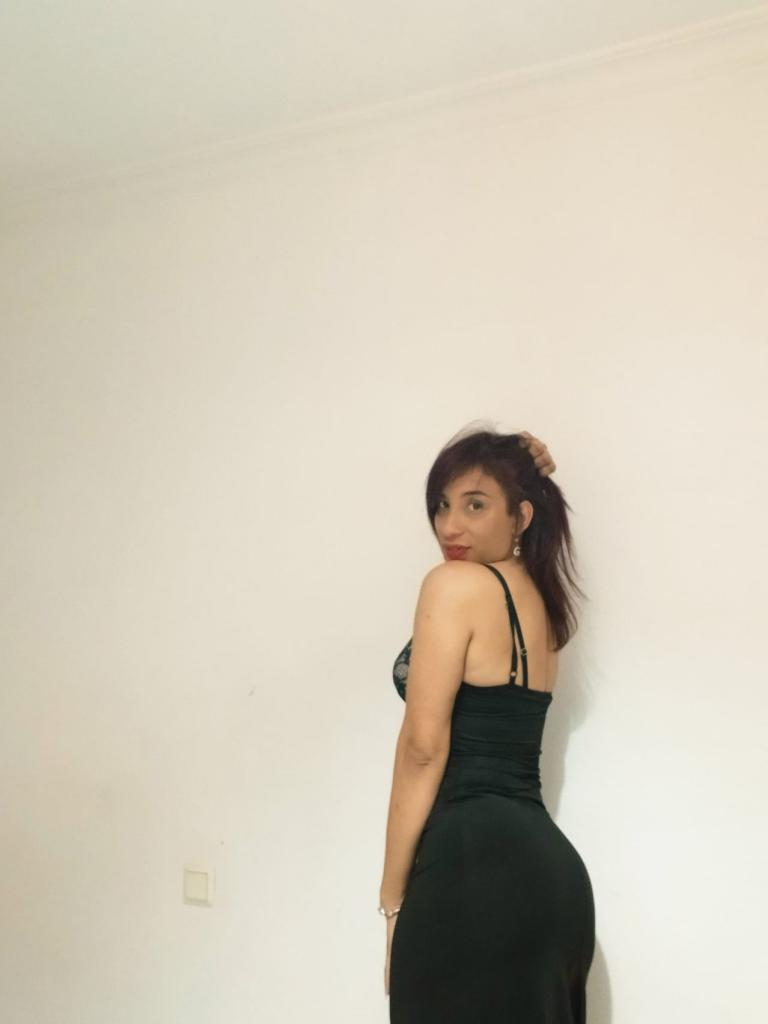 Chica busca chico en Ibiza: 