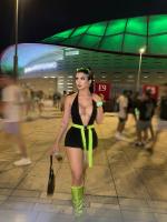 647270375: Chica busca chico en La Coruña