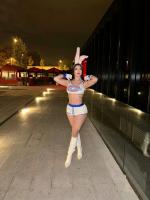 647270375: Chica busca chico en La Coruña