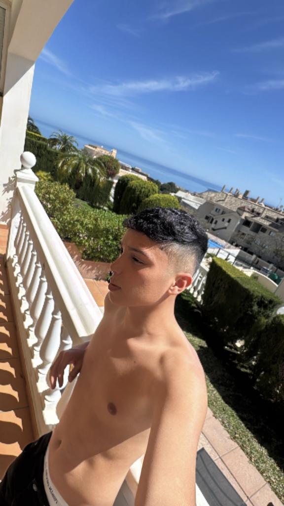 678745437: Chico busca chica en Málaga