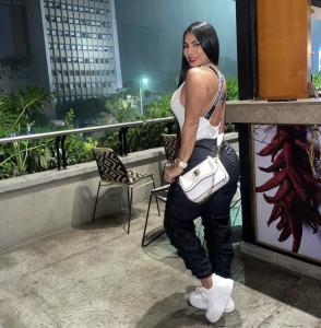 643550824: Chica busca chico en Murcia